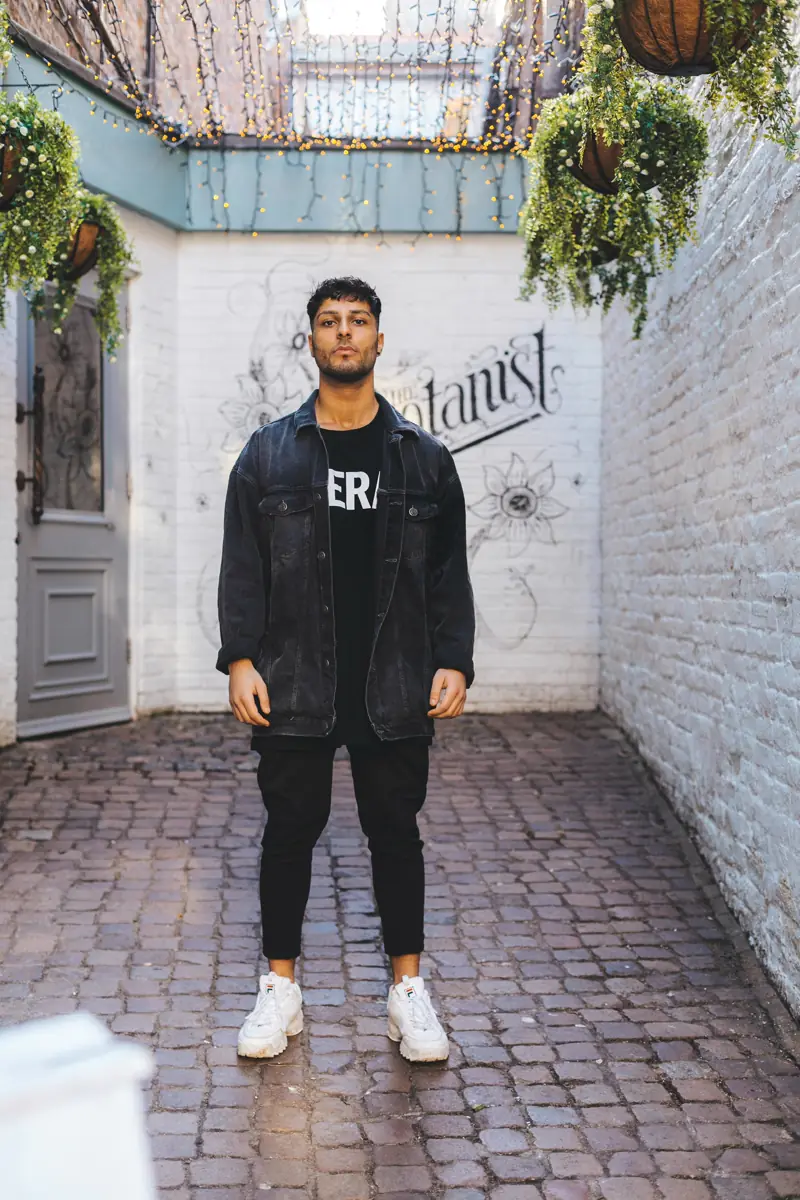 city-streets dating photo background 4 — natural lifestyle