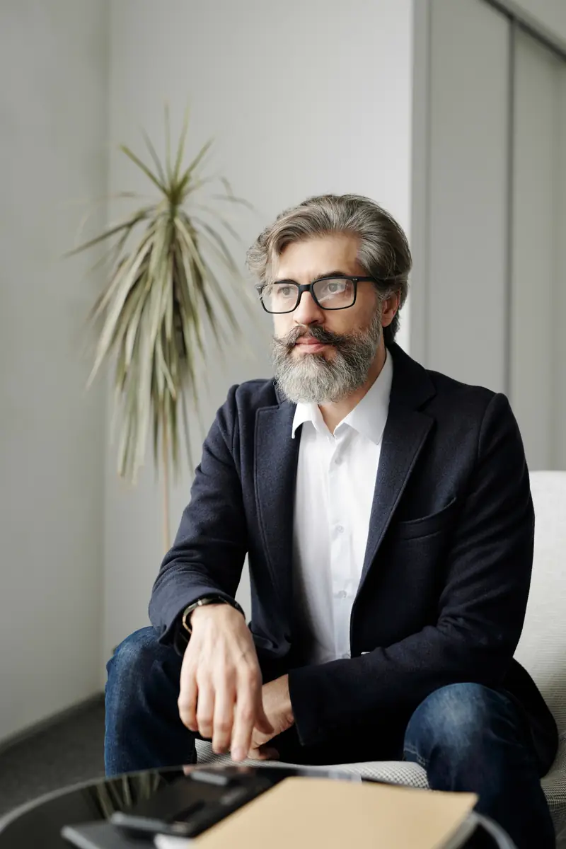 professional dating photo background 3 — natural lifestyle