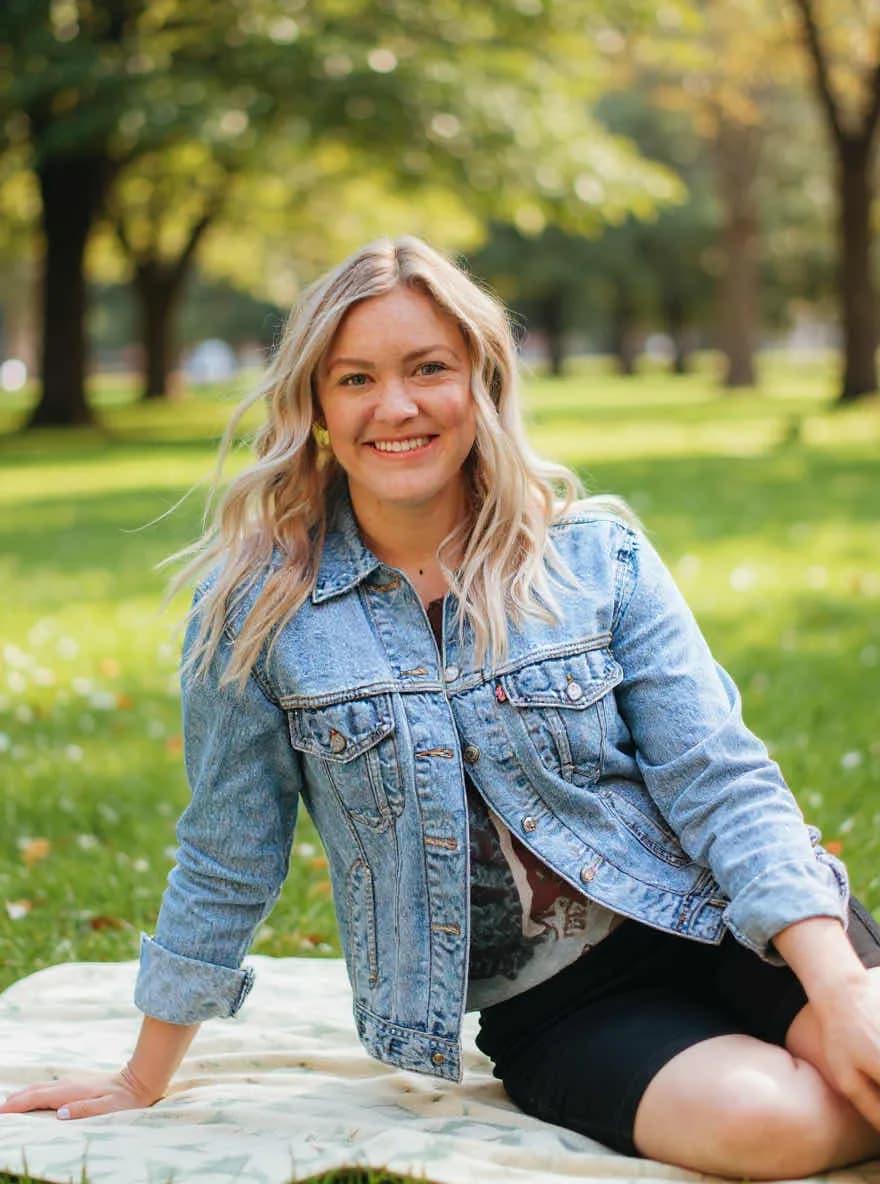 Dating profile picture - genuine and confident look