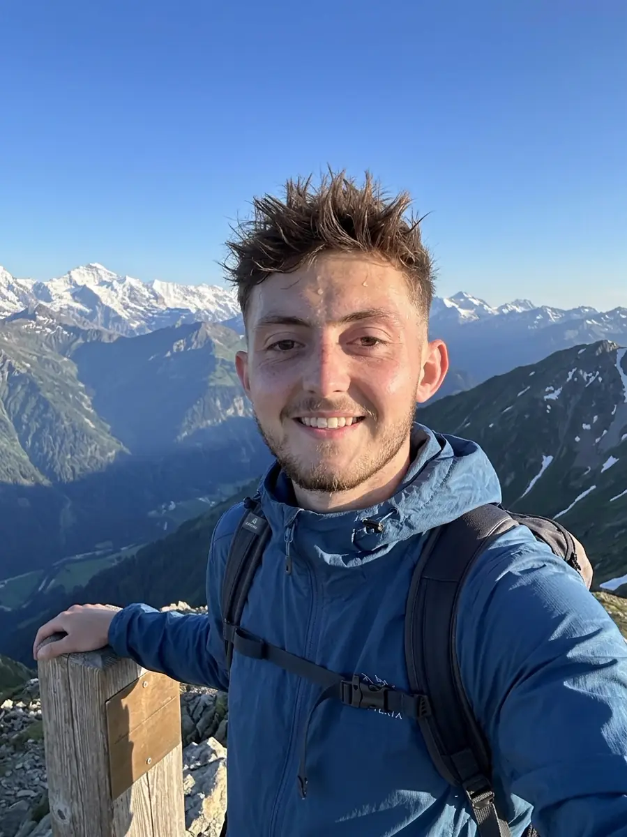 mountain-hiking dating photo background 5 — natural lifestyle